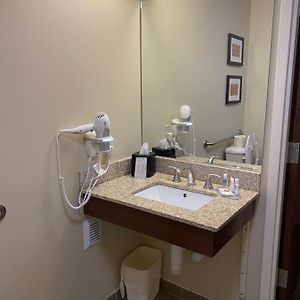 King Room Accessible or Non-Smoking